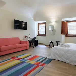 Mater Rooms&suites, Self Check In Konukevi