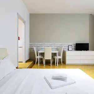 Cadorna , Milano Italia